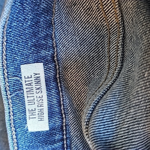 Kensington Jeans Light Wash High Rise Skinny Jeans - Picture 6 of 7